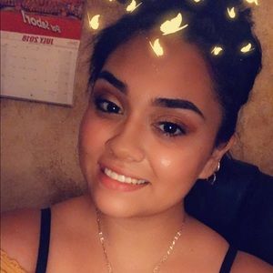 Meet your Posher, Corina